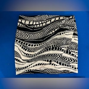 Bebe drape tulip skirt size 6 new with tags